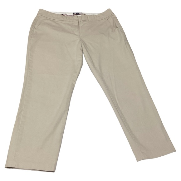 Tommy Hilfiger Women's Beige Straight Leg Relaxed Fit Mid Rise Khaki Pants Sz 10 - Picture 1 of 16